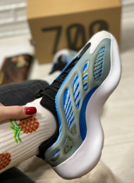 Adidas Yeezy boost 700 живое фото 7