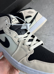 Кроссовки Nike Air Jordan 1 Mid Barely Orange живое фото 3