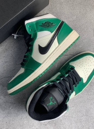 Кроссовки Nike Air Jordan 1 Mid Celtics Pine Green живое фото 3